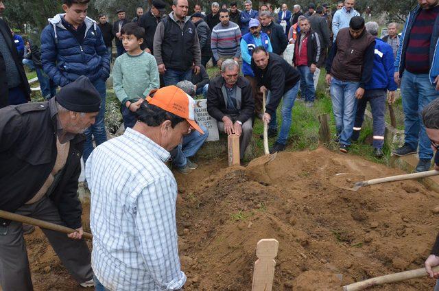 Kamyonun altında kalarak ölen tamirci çırağı son yolculuğuna uğurlandı