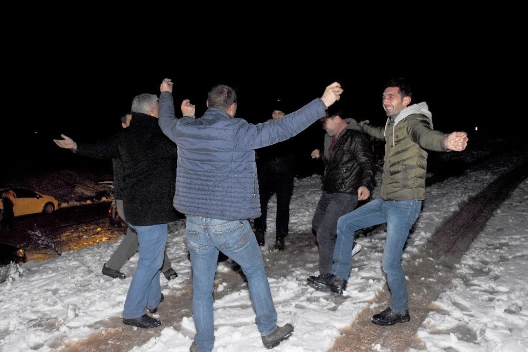 Muğlalılar kar yağışını &lsquo;Kerimoğlu&rsquo; oyunu ile karşıladı