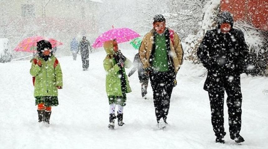 Bitlis'te eğitime 1 günlük kar engeli!