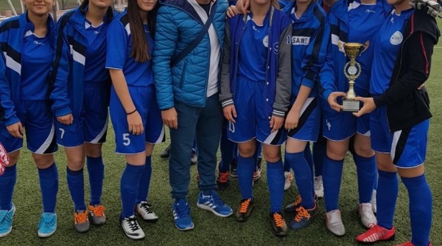 Sare Koleji&rsquo;nin kupa sevinci