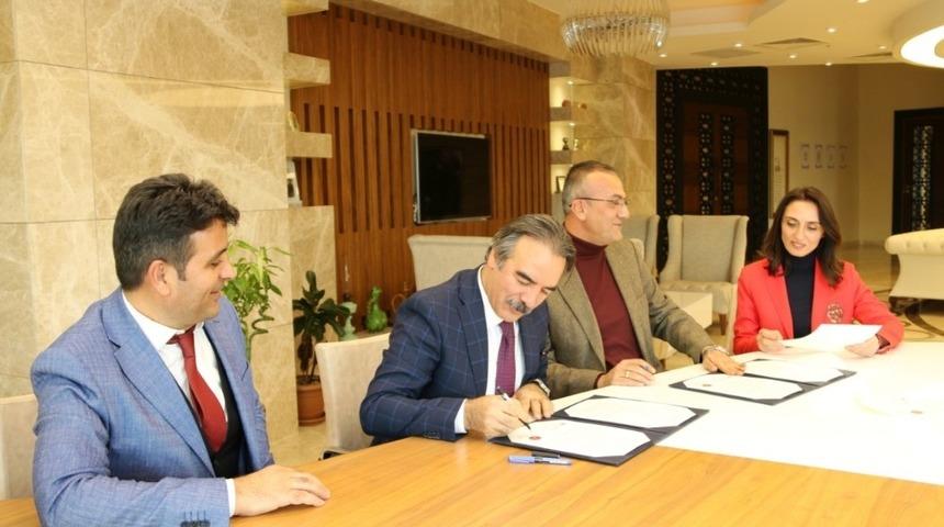 NEV&Uuml; İle Kapadokya &Uuml;niversitesi arasında &rsquo;Eğitimde İşbirliği Protokol&uuml;&rsquo; imzaladı