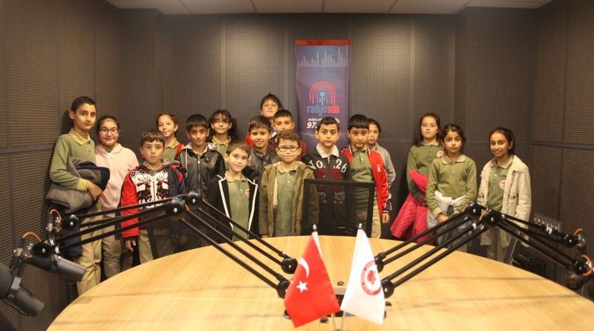 Ortaokul &ouml;ğrencileri SD&Uuml;&rsquo;y&uuml; gezdi