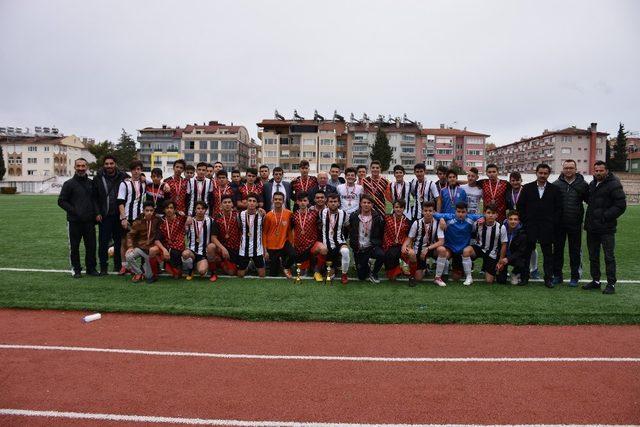 Okul Sporları Genç Erkekler Futbol Müsabakaları