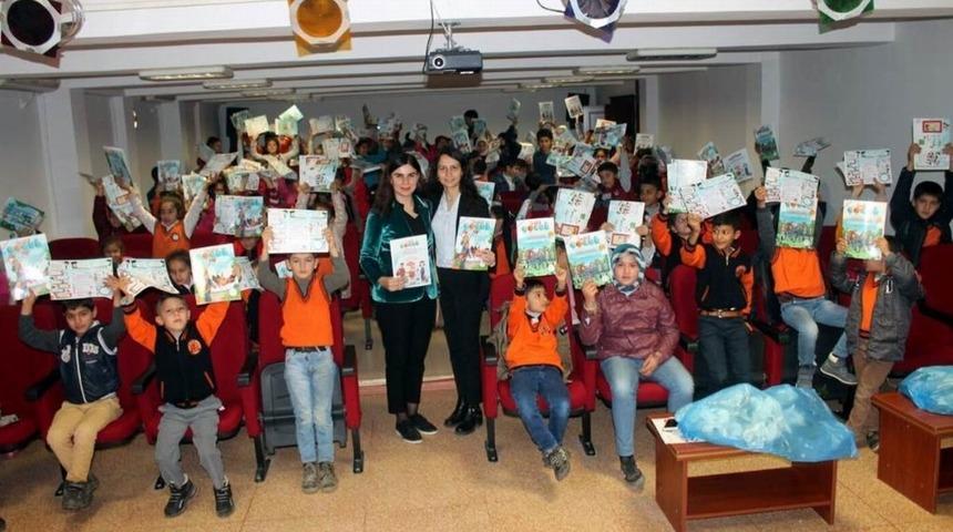 &Ouml;ğrencilere sağlıklı beslenme ve fiziksel aktivite eğitimi