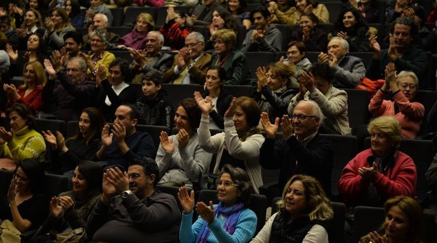 3 BasSes ayakta alkışlandı