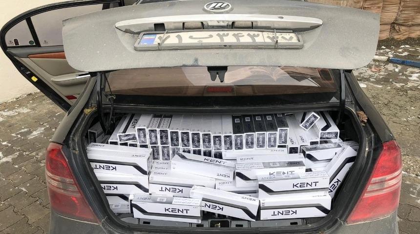 Van&rsquo;da 9 bin 800 paket ka&ccedil;ak sigara ele ge&ccedil;irildi