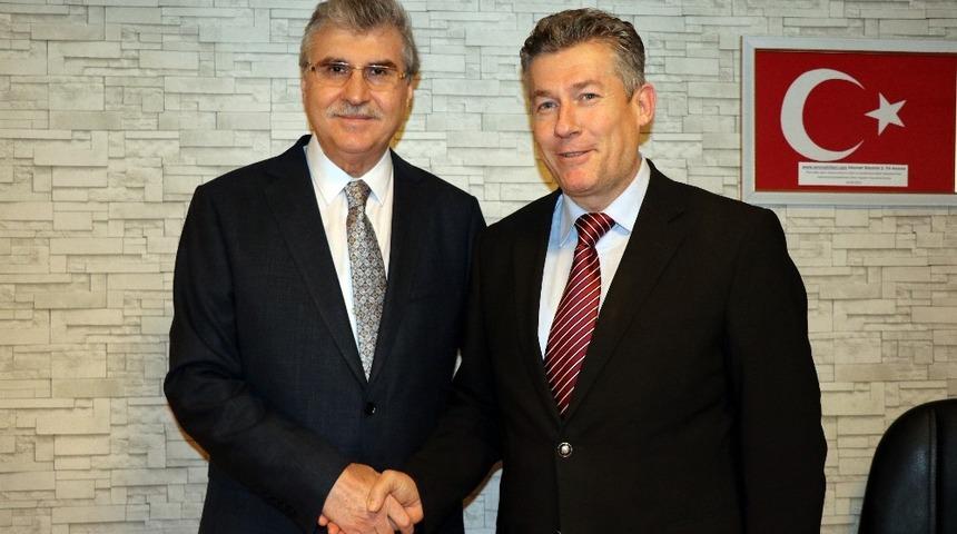 Ekrem Yüce’den İHA’ya ziyaret