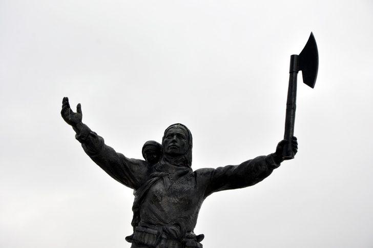 24 yıllık hata düzeltildi! Meğer Nene Hatun heykelindeki... G4