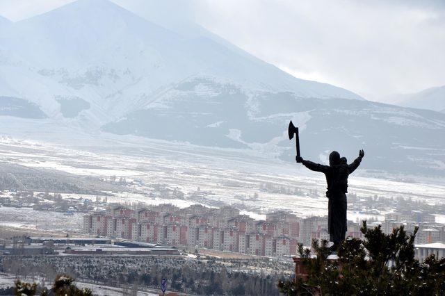 Nene Hatun heykelindeki 24 yıllık hata düzeltildi 2