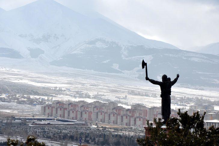 24 yıllık hata düzeltildi! Meğer Nene Hatun heykelindeki... G3