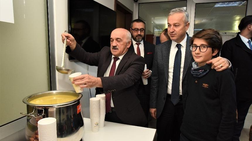 Altınordu Belediyesinden gen&ccedil;lere sıcak &ccedil;orba