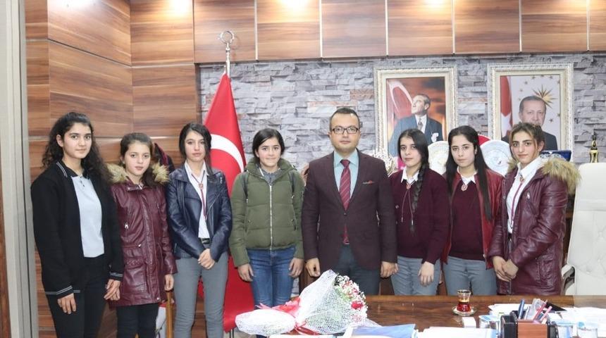 Kaymakam Kend&uuml;zler, Dağlıcalı &ouml;ğrencileri ağırladı