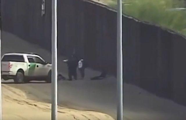 ABD’ye kaçak geçişte bir çocuğun 5 metrelik duvardan düşüşü güvenlik kamerasında