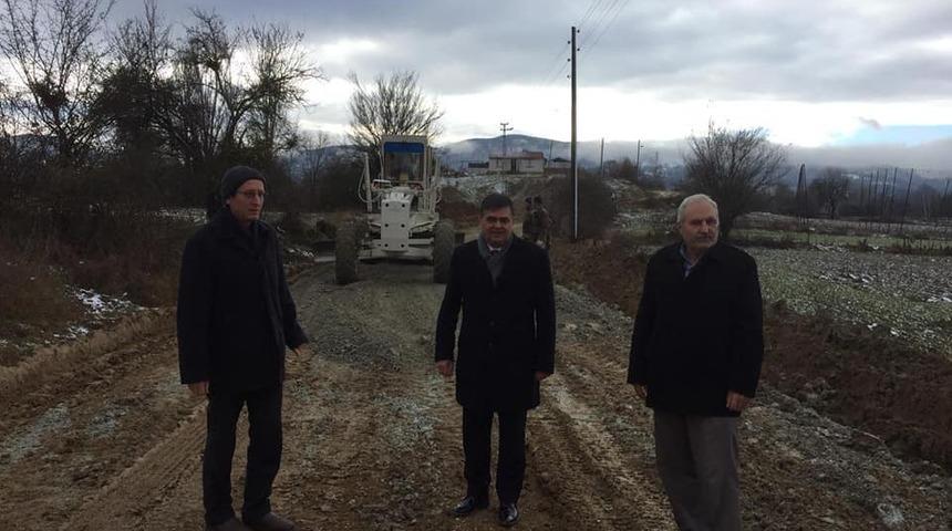 Başkan Yal&ccedil;ın yol &ccedil;alışmalarını yerinde inceledi