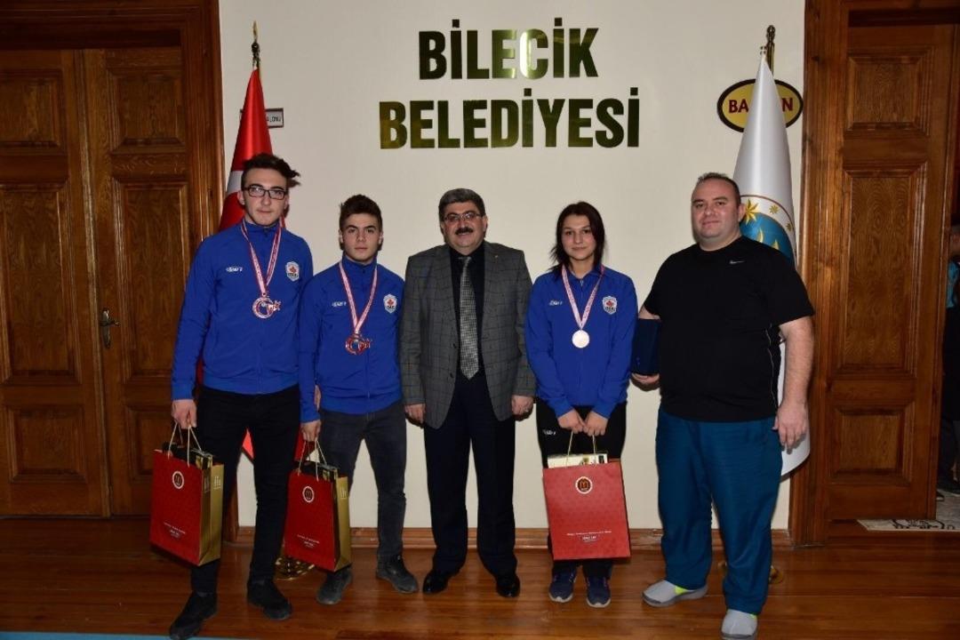 Halter ve judo şampiyonları &ouml;d&uuml;llendirildi