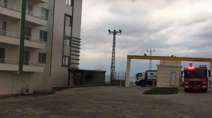 Siirt’te trafoda çıkan yangın site sakinlerini korkuttu