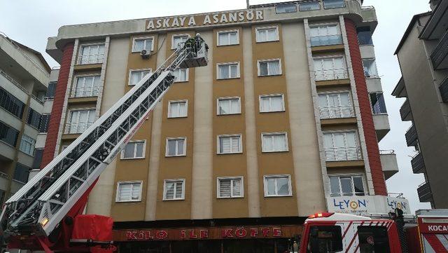 Restoran bacasında çıkan yangın paniğe neden oldu