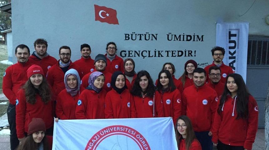 ESOG&Uuml; AKUT g&ouml;n&uuml;ll&uuml;leri k&uuml;&ccedil;&uuml;k kardeşlerini unutmadı