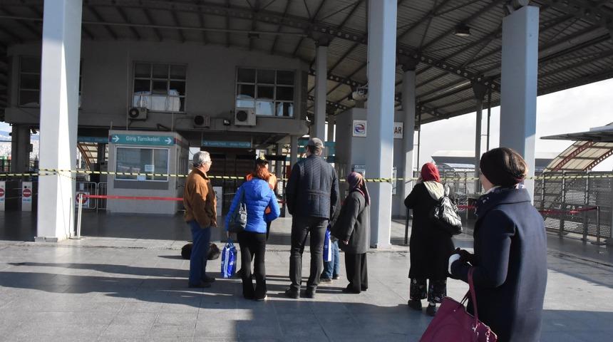 İzmir'deki İZBAN grevi &uuml;&ccedil;&uuml;nc&uuml; g&uuml;n&uuml;nde (2)