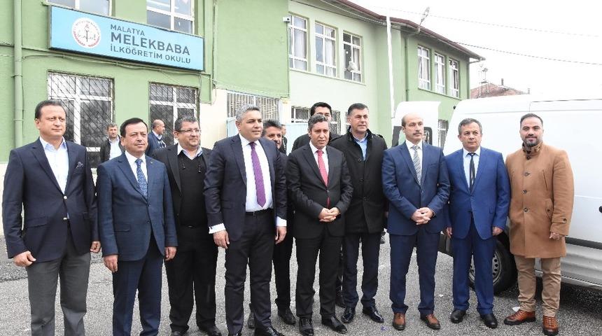Malatya TSO&rsquo; dan&ouml;ğrencilere mont ve bot yardımı