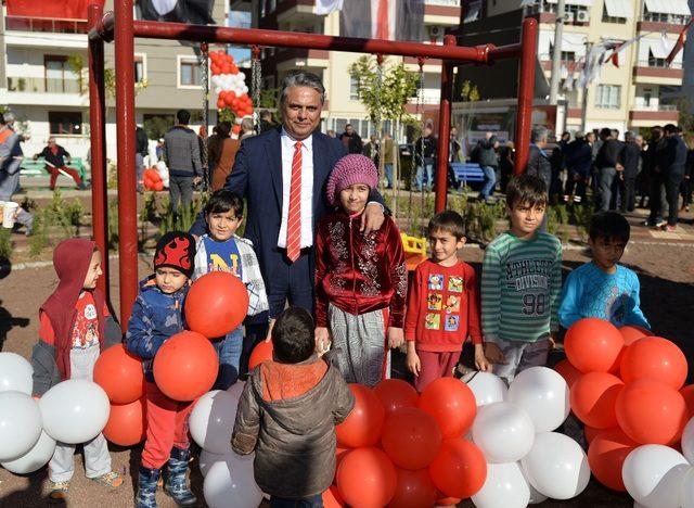Muratpaşa’da 7 parkın toplu açılışı yapıldı