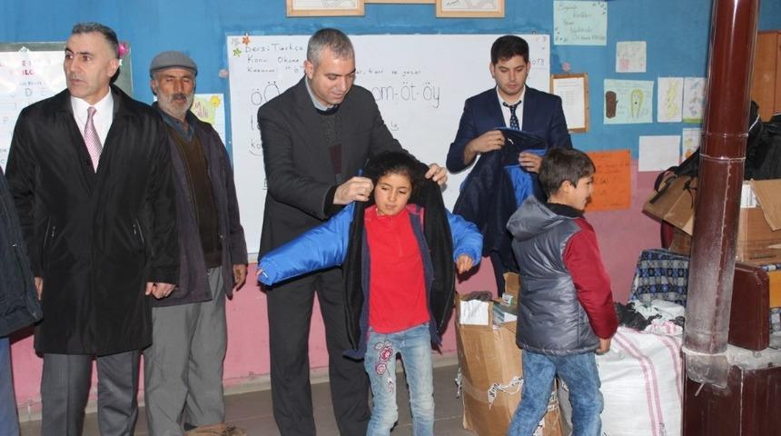 &Ouml;ğretmenlerden &ouml;rnek davranış