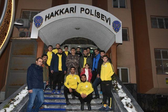 Özel Harekat Şube Müdürü Bayar, voleybolcularla buluştu