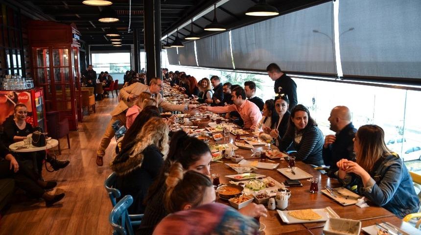 AVM&rsquo;de Mağazacılar G&uuml;n&uuml; kutlandı