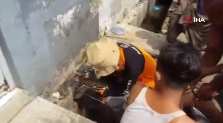 Dev piton evin borusuna gizlenmiş! G3