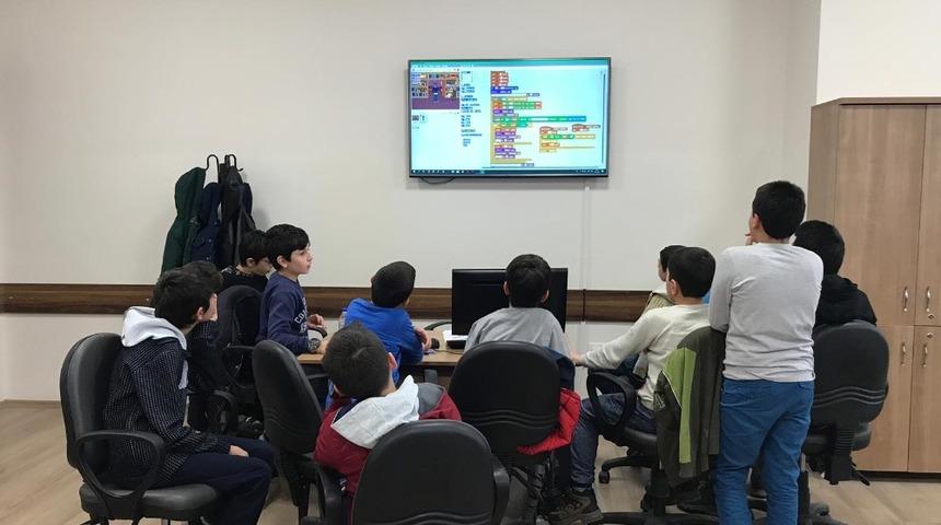 Geleceğin yazılımcıları SGM&rsquo;de yetişiyor