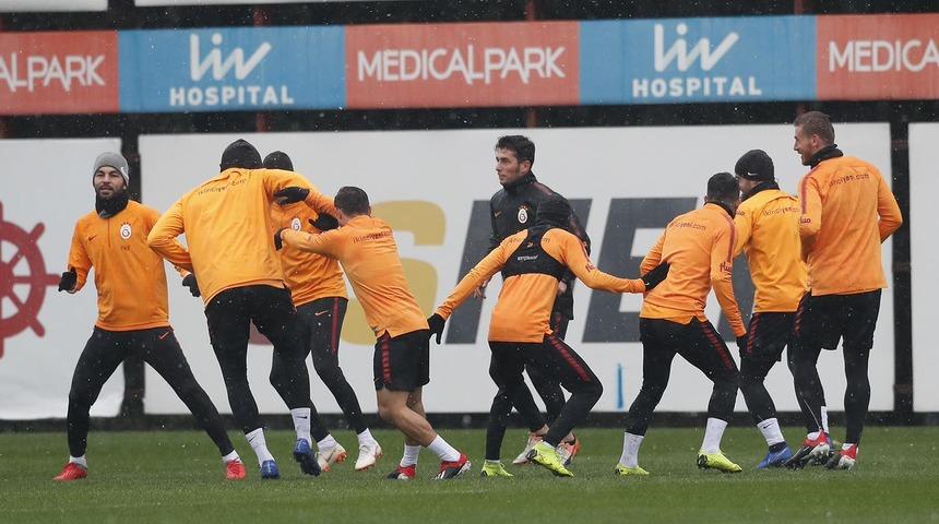 Emre Akbaba salon çalışmalarına başladı