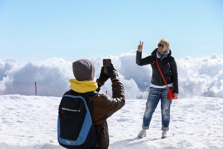 Antalya'da aynı gün içinde hem yazı, hem kışı yaşadılar G2