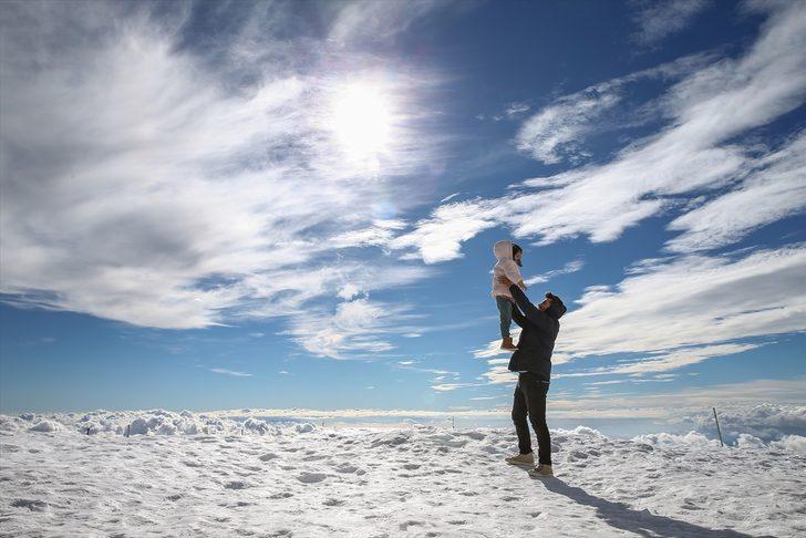 Antalya'da aynı gün içinde hem yazı, hem kışı yaşadılar G3