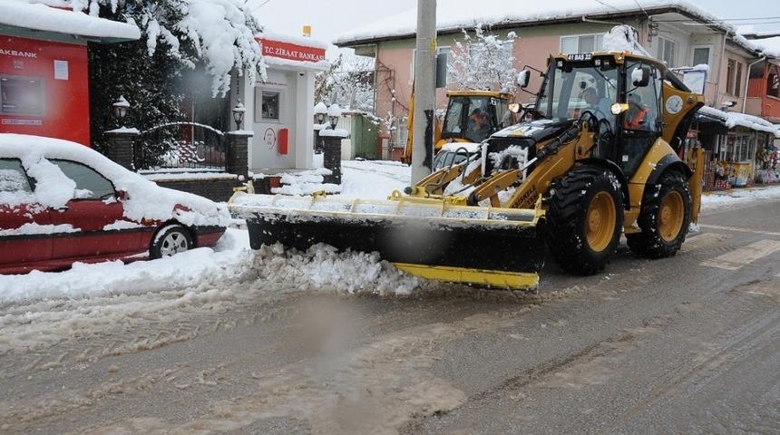 Başiskele karla m&uuml;cadeleye hazır