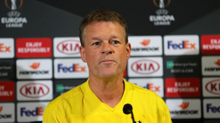 Erwin Koeman'ın Spartak Trnava maçı öncesi basın toplantısı 3 dakika sürdü