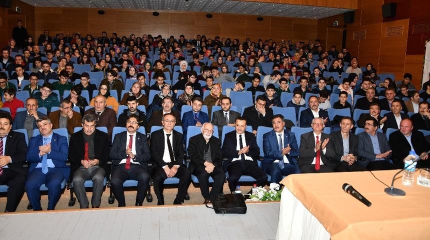 Prof.Dr. Tozlu, Nurettin Top&ccedil;u ve eğitim felsefesini anlattı