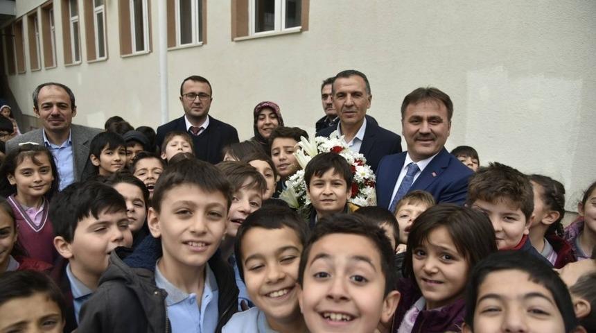 Başkan &Ccedil;imen okul ziyaretlerini devam ettiriyor