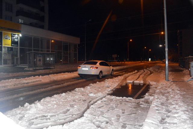 Kahramanmaraş'ta beklenen kar geldi (2)