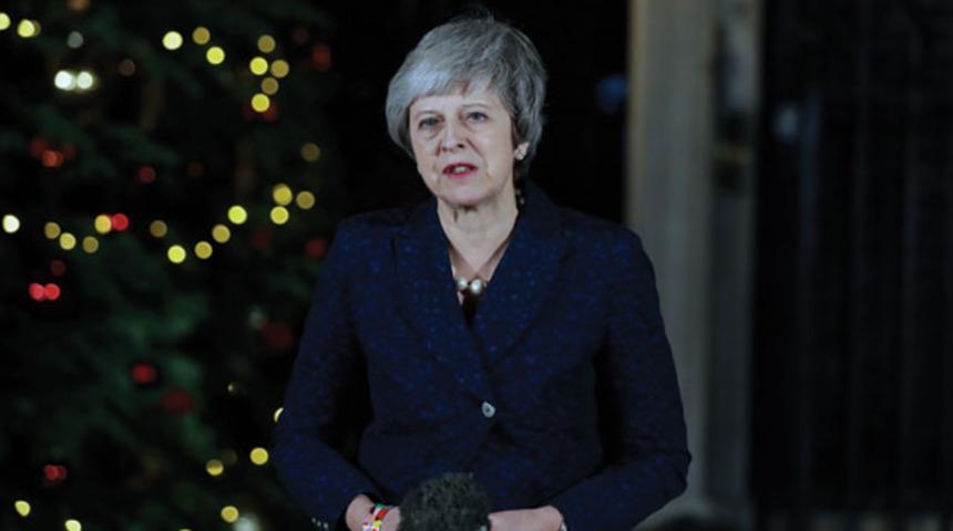 İngiltere Başbakanı Theresa May'den zafer sonrası ilk a&ccedil;ıklama!