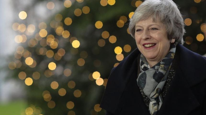 İngiltere'de Theresa May'in zaferi!