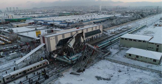 Ankara'da Yüksek Hızlı Tren ile kılavuz trene çarptı: 4 ölü, 43 yaralı (2)- Yeniden