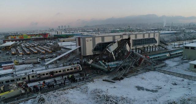 Ankara'da Yüksek Hızlı Tren ile kılavuz trene çarptı: 4 ölü, 43 yaralı (2)- Yeniden