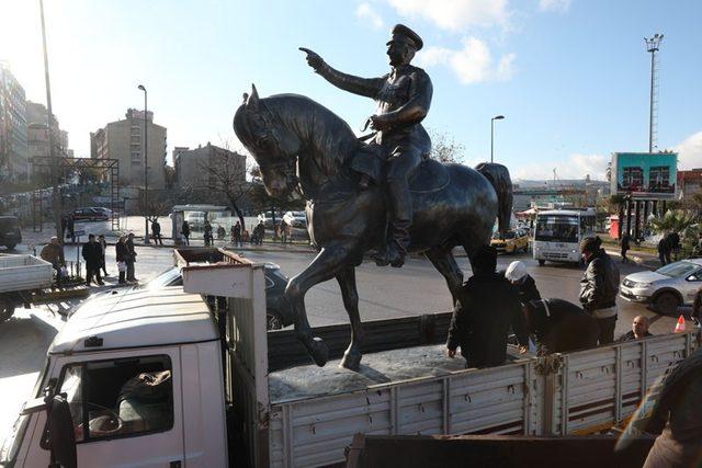 Bandırma’ya yeni Atatürk Heykeli