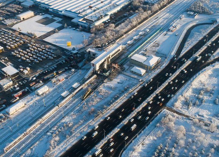 Ankara'da tren kazası! Yüksek hızlı tren banliyö treniyle çarpıştı G2
