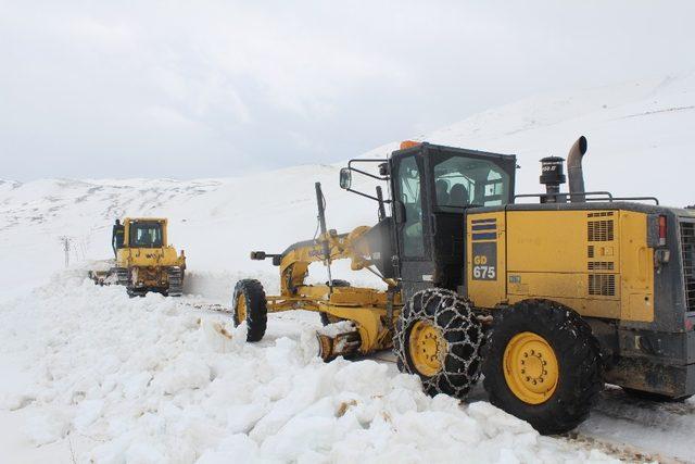 Ağrı’da 80 köy yolu ulaşıma kapandı