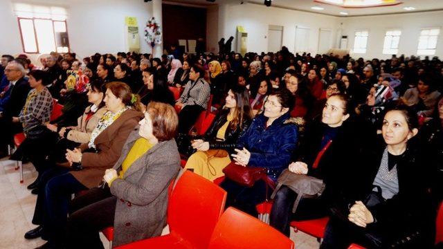 Eğitimci-Yazar Kapaklıkaya’dan Sarıgöl’de seminer