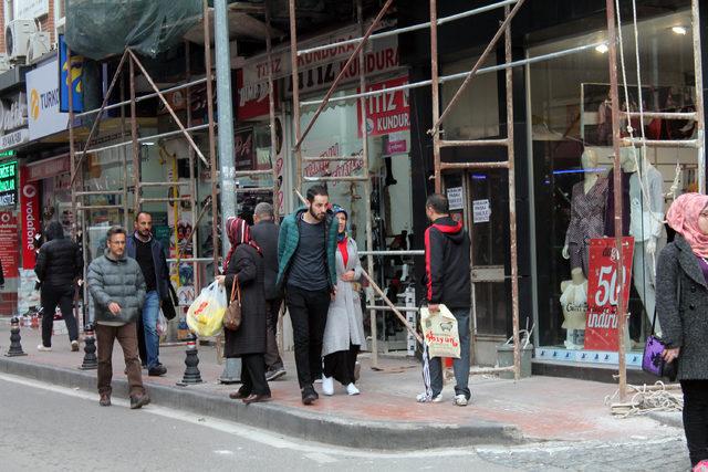 İş güvenliği hiçe sayıldı, fayans üzerine iskele kuruldu