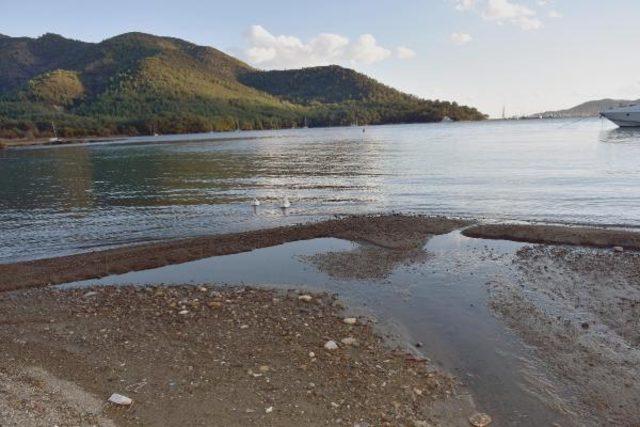 Marmaris'te deniz 20 metre çekildi! Deprem mi olacak 2