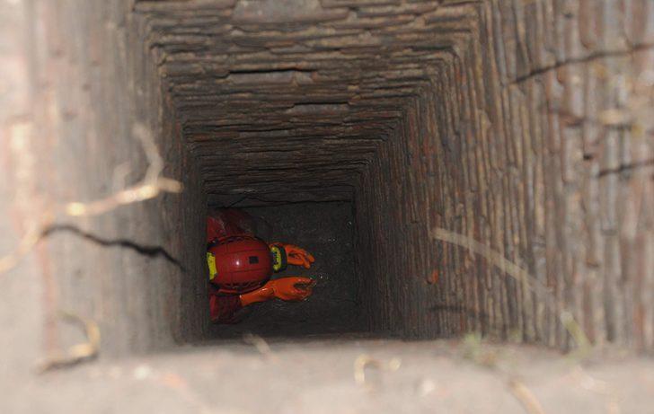 Traktörüne takılan taşı kaldırdı, altında gördüğüne inanamadı G2