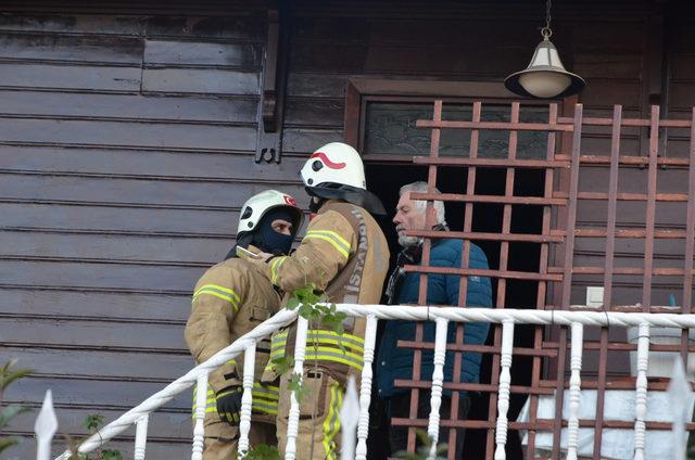 Beykoz'da duman yükselen eve giren itfaiye bir kişinin cesediyle karşılaştı